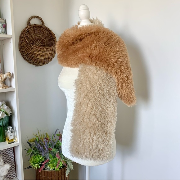 Anthropologie Faux Fur Fluffy Colorblock Scarf - Picture 12 of 14